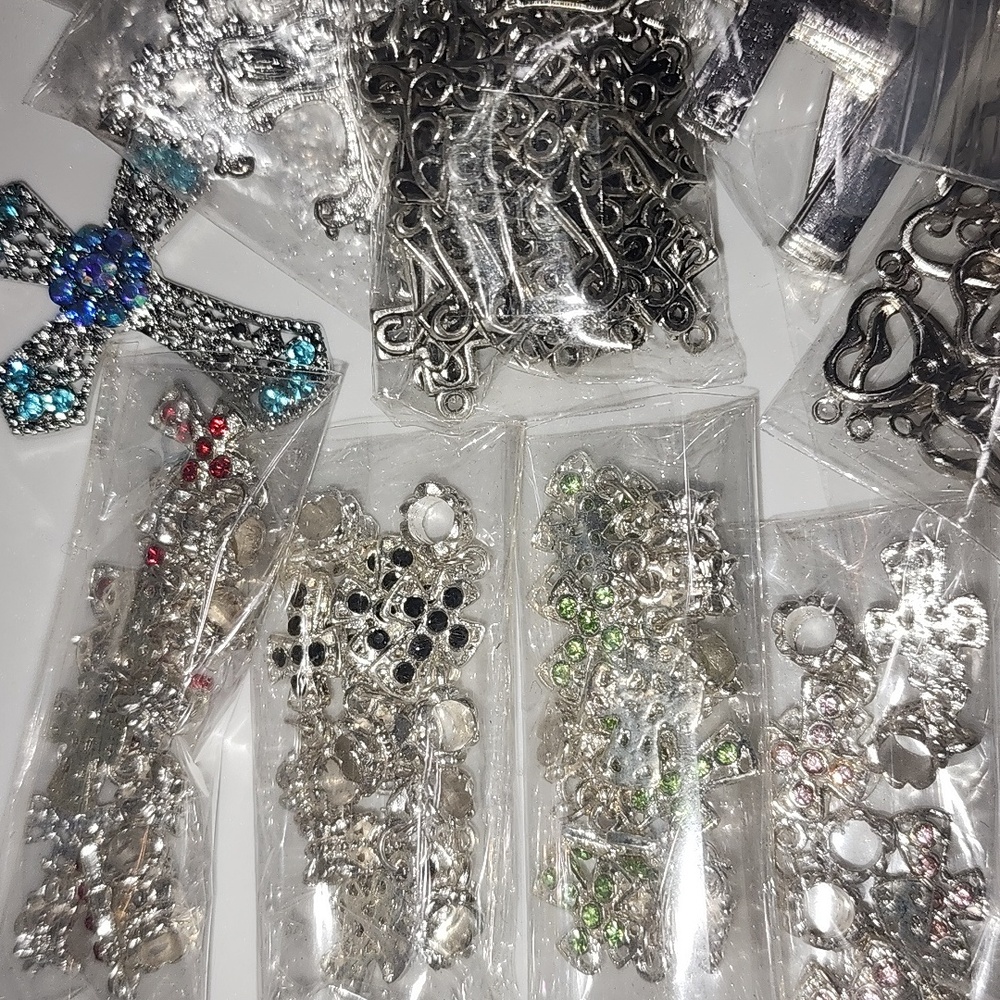 Lot Of Crosses💐🌸⚘️L@@K Pls - Picture 5 of 8
